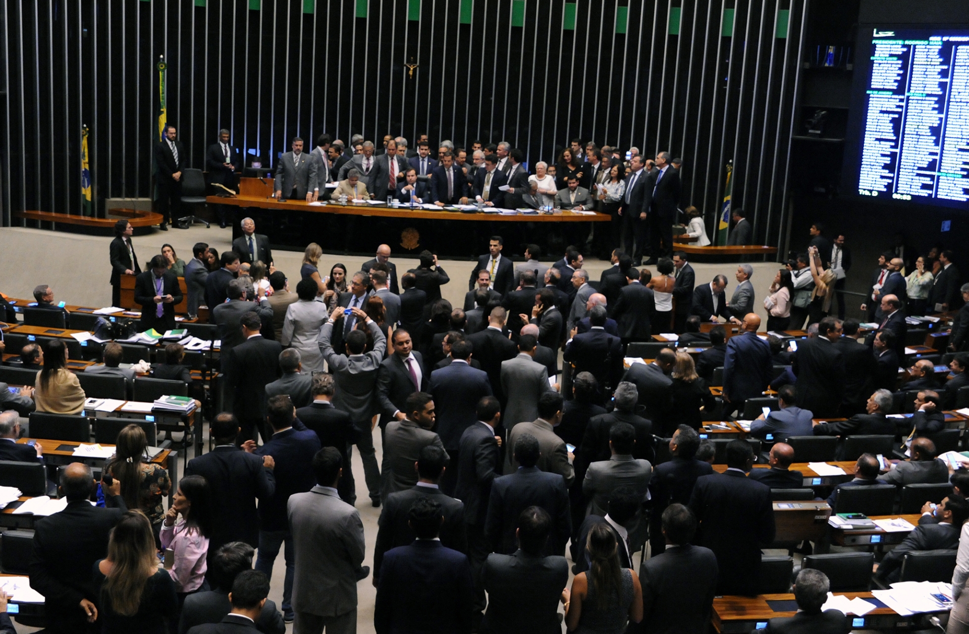 Câmara aprova ampliação de participação de empresas estrangeiras em nacionais