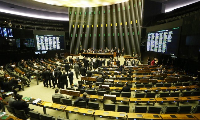 Câmara aprova urgência para projeto que regulamenta o lobby no Brasil