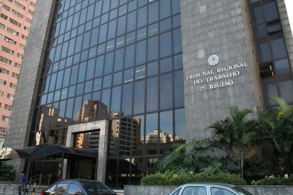 Ator é condenado a pagar custas e honorários de mais de R$ 20 mil a advogado de rede de televisão