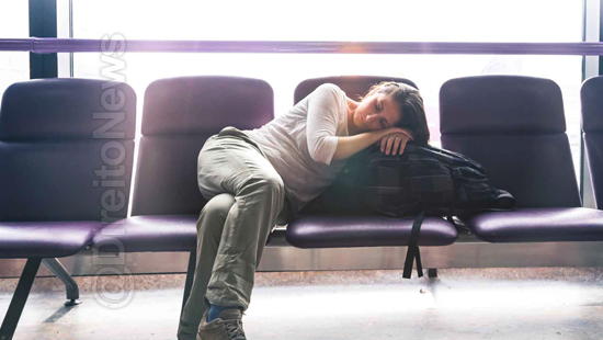 Adolescente que varou madrugada à espera de embarque em aeroporto será indenizada